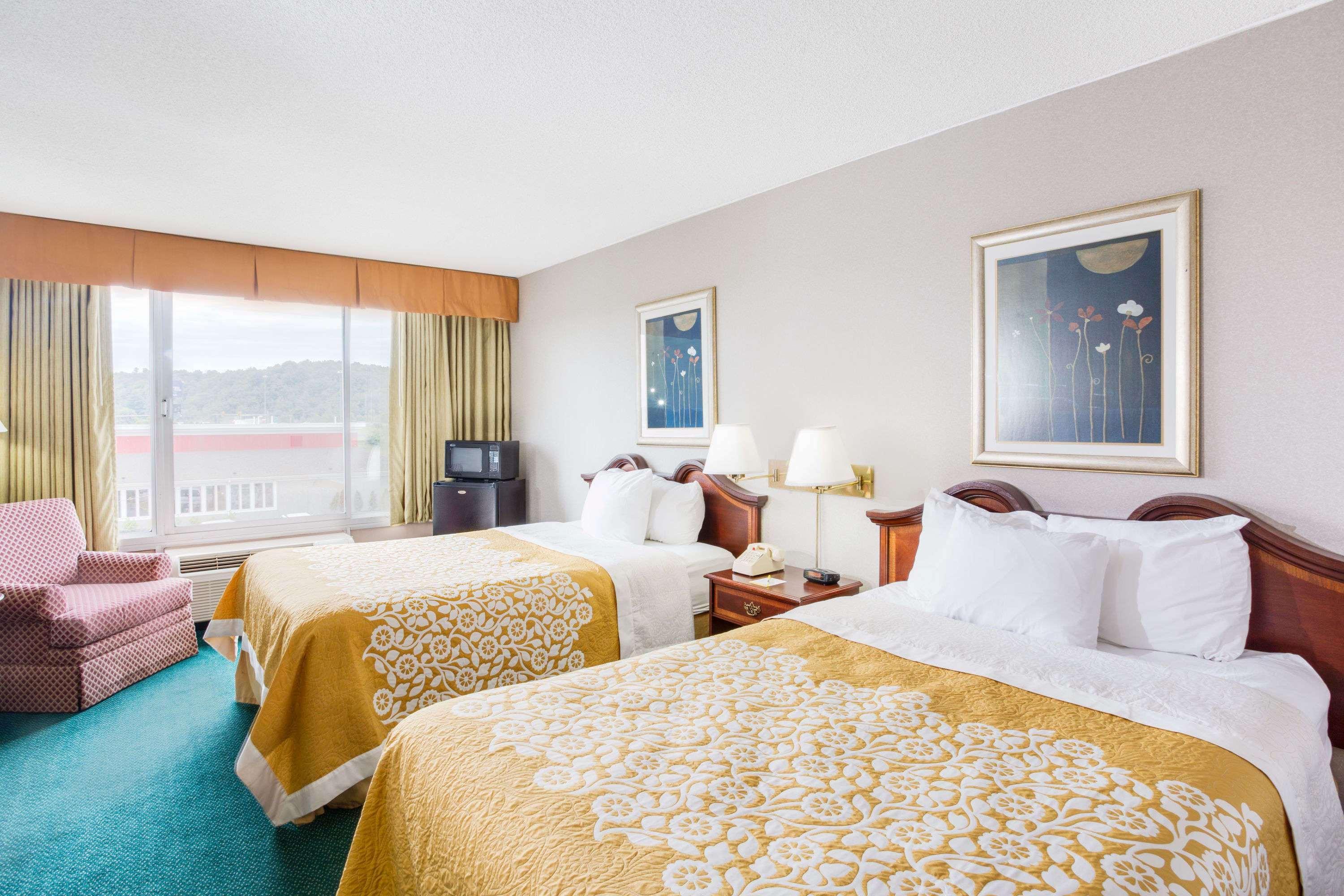 Days Inn By Wyndham Cambridge Buitenkant foto