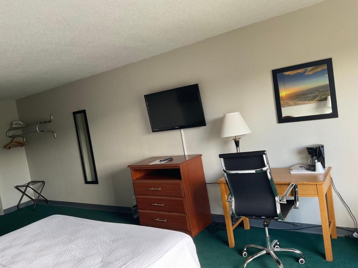 Days Inn By Wyndham Cambridge Buitenkant foto