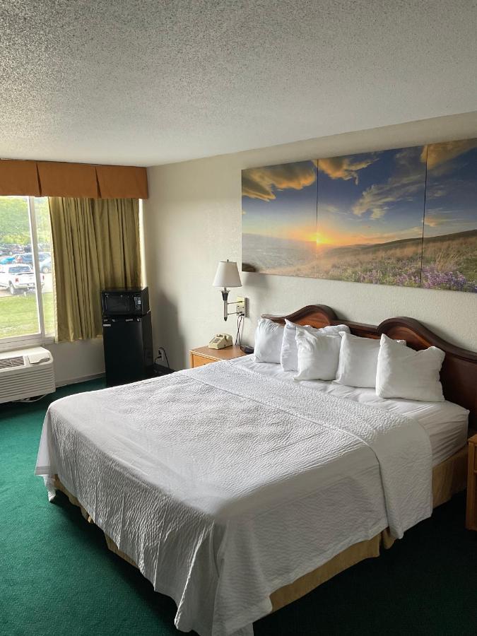Days Inn By Wyndham Cambridge Buitenkant foto