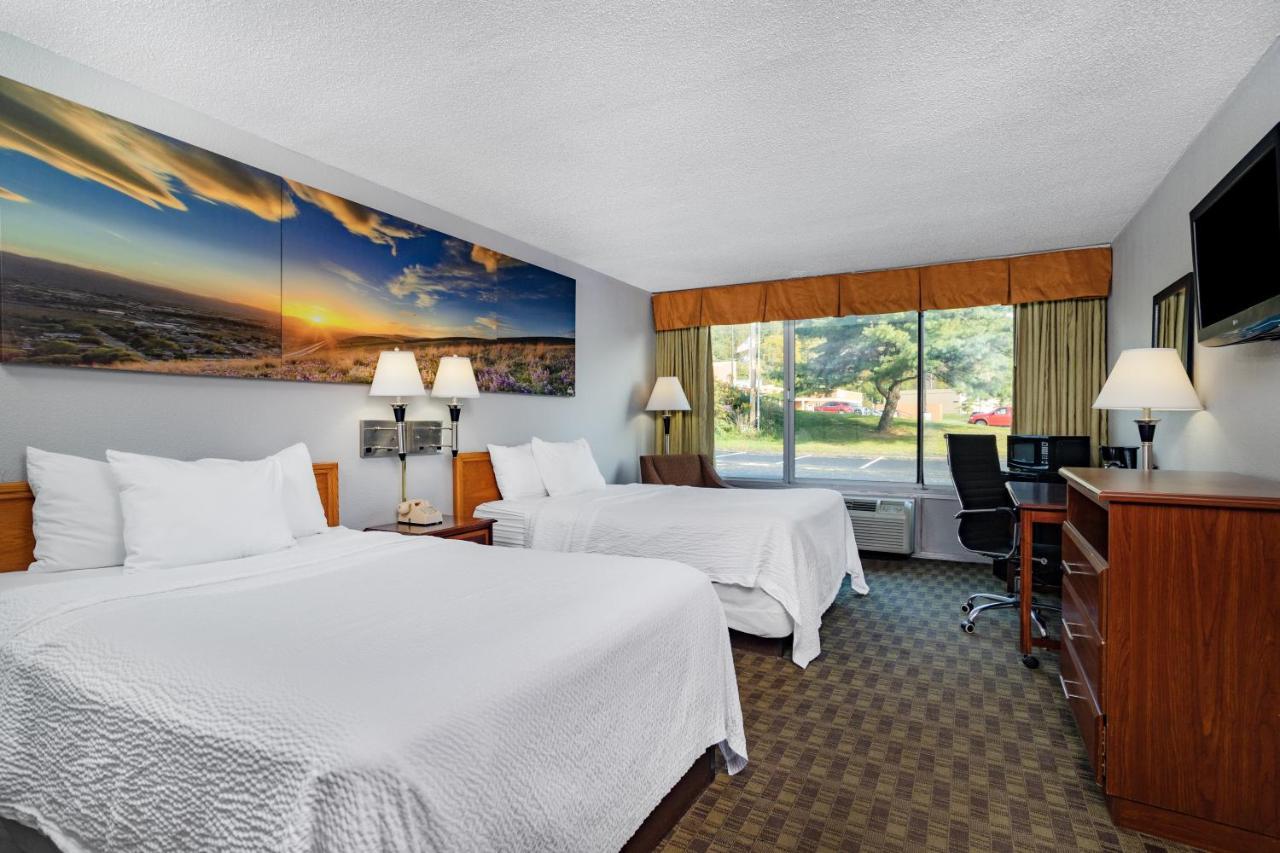 Days Inn By Wyndham Cambridge Buitenkant foto