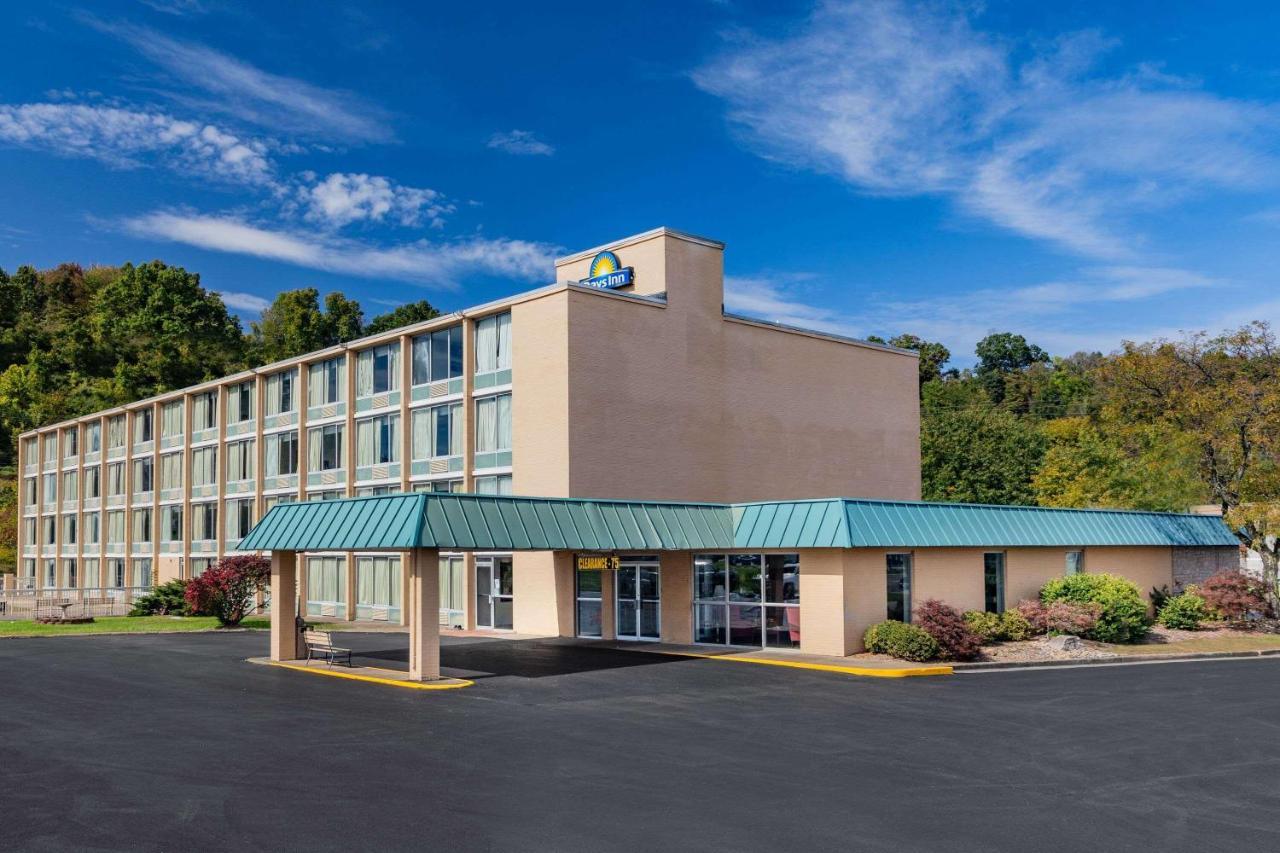 Days Inn By Wyndham Cambridge Buitenkant foto